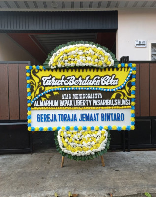 Papan Bunga Duka di Tojo Una Una